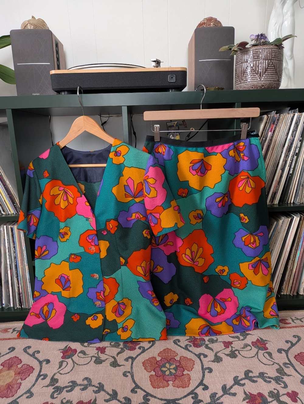 Vintage 2 Piece Flower Power Set